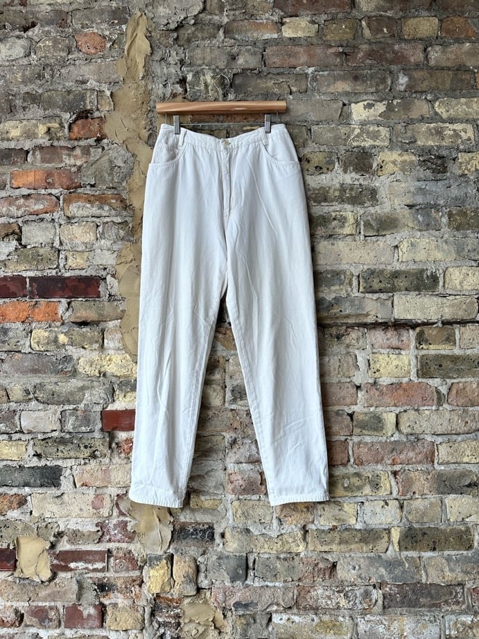 White classic taper leg pant